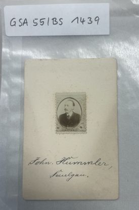 Foto im Briefmarkenformat: Johann Hummler, Gründer des Volapük-Vereins Saulgau (Weltsprache), Autor der Weltsprache „Mundelingva“ (GSA 55/BS 1439)