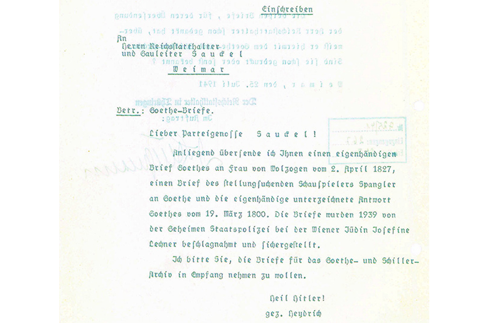 <p>Schreiben von Reinhard Heydrich an Fritz Sauckel, NSDAP-Gauleiter in Thüringen, 16. Juli 1941: Damit übersendet Heydrich zwei Goethe-Briefe mit der Bitte, Sauckel möge diese an das Goethe- und Schiller-Archiv weiterleiten. © Klassik Stiftung Weimar</p>