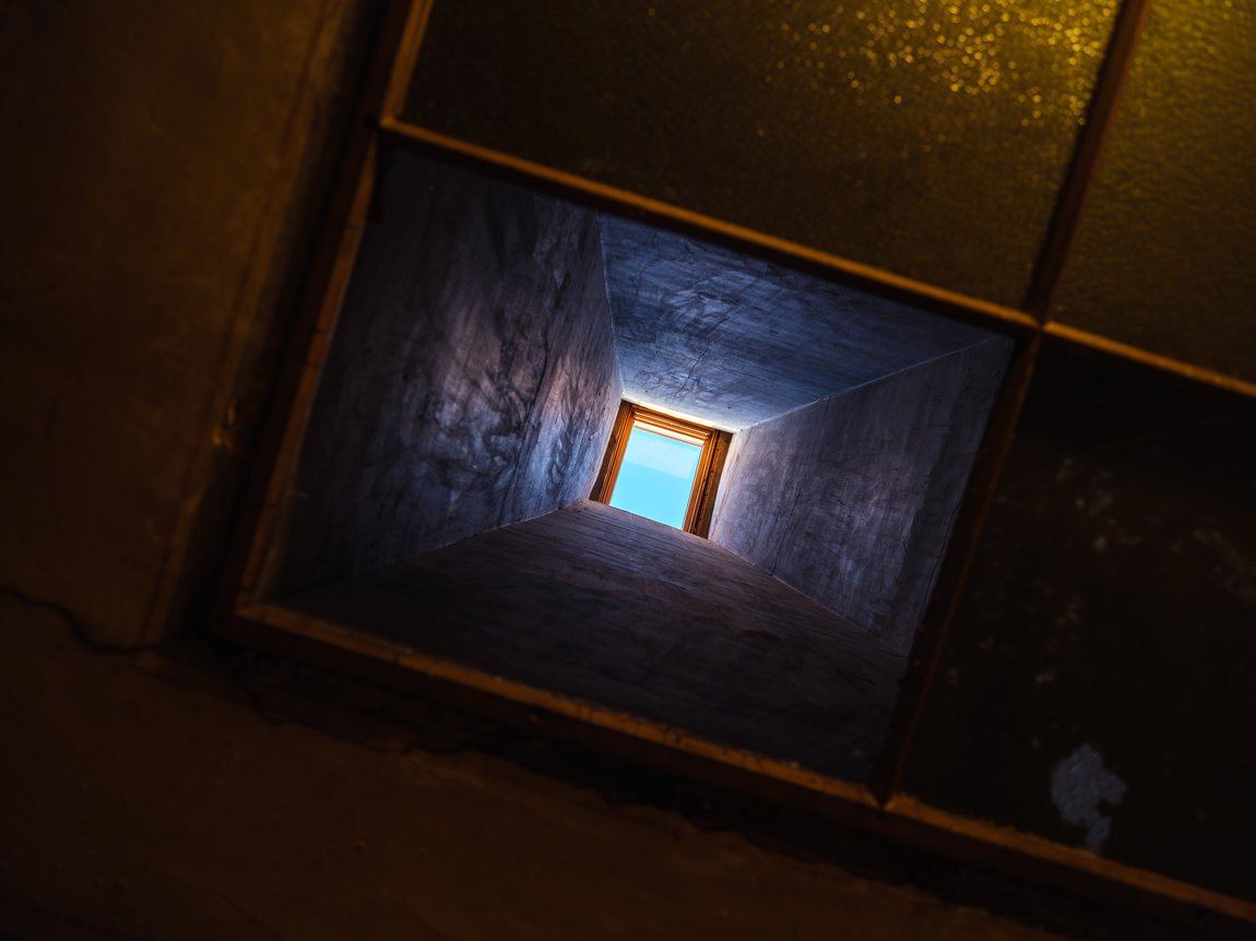 <p>Tageslichtschacht im Schloss</p>