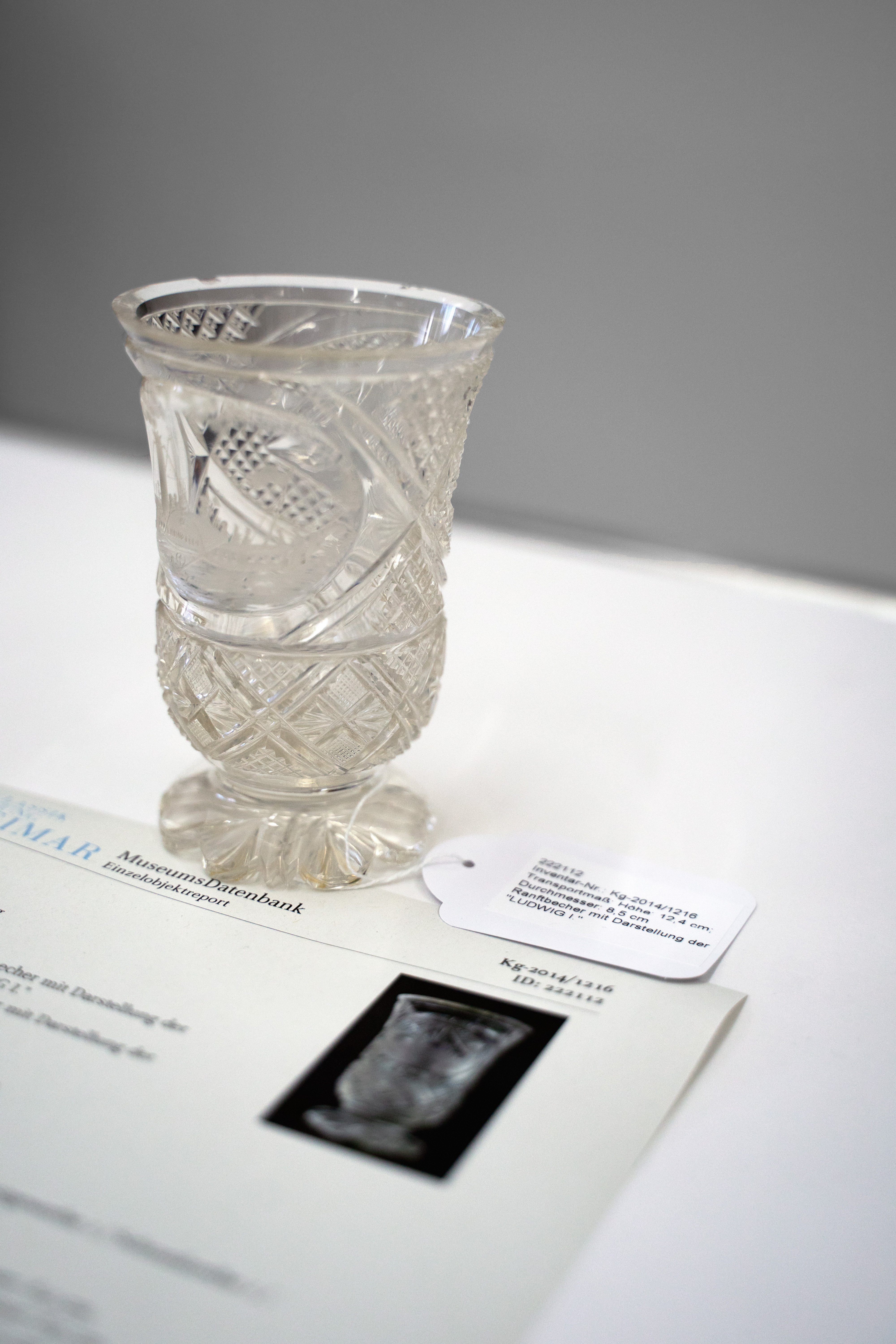 Wem gehört das Kristall? Zur Erforschung ihrer Provenienz werden die Objekte der Klassik Stiftung Weimar aufwendig klassifiziert, © Axel Völcker