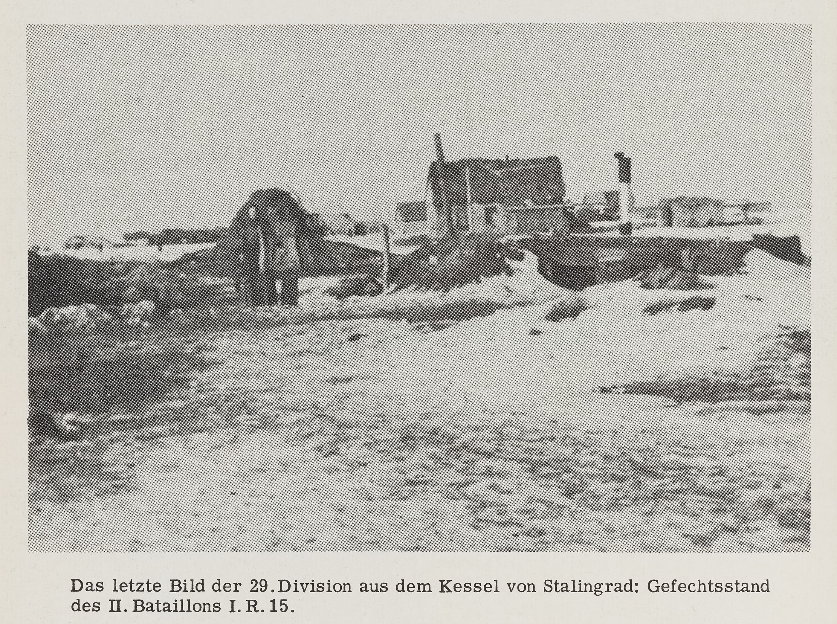 Der letzte Gefechtsstand des aus Weimar und Eisenach kommenden Thüringer II. Bataillons, das zum Infanterie-Regiment 15 der 29. Infanterie-Division gehörte, aus: Joachim Lemelsen: 29. Division, Bad Nauheim 1960 (Signatur HAAB: 324255-A).