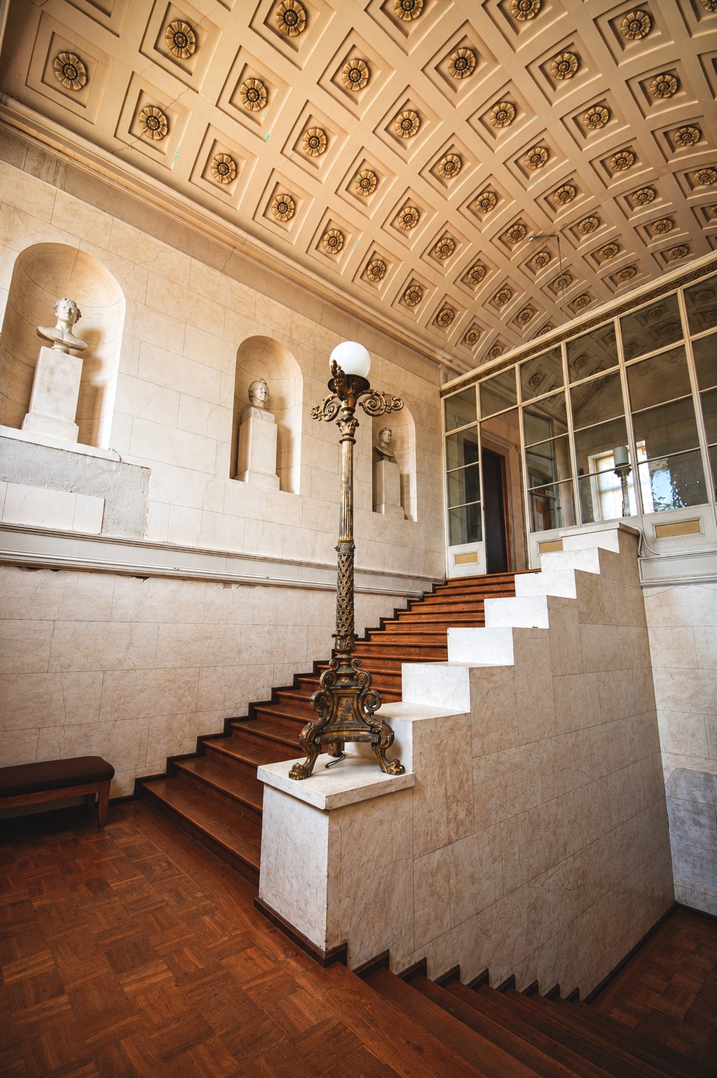 <p>Zwischen Auf- und Abgang im Codray-Treppenhaus. ©Kathleen Kröger | Klassik Stiftung Weimar</p>